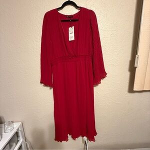 Elegant Red Pleated Dress